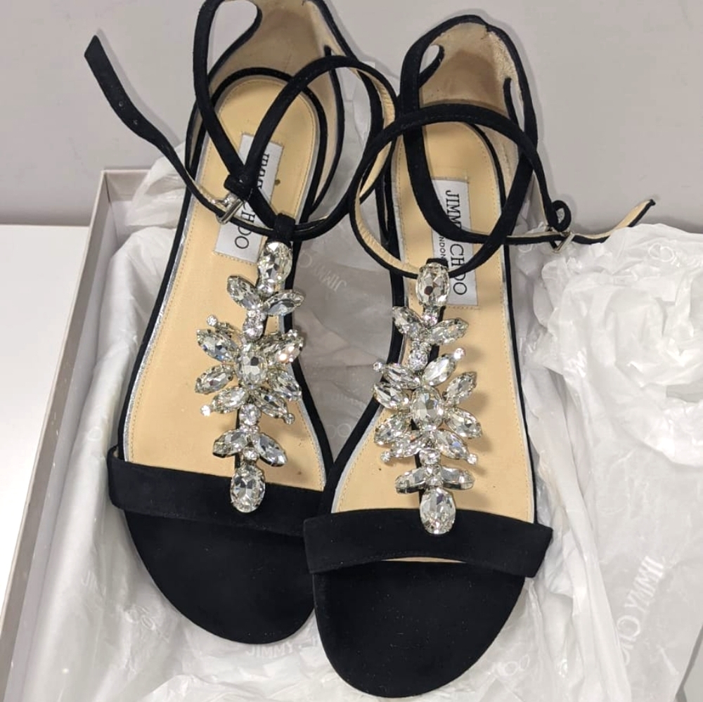 JIMMY CHOO
Averie Flat Embellished Suede T-Strap